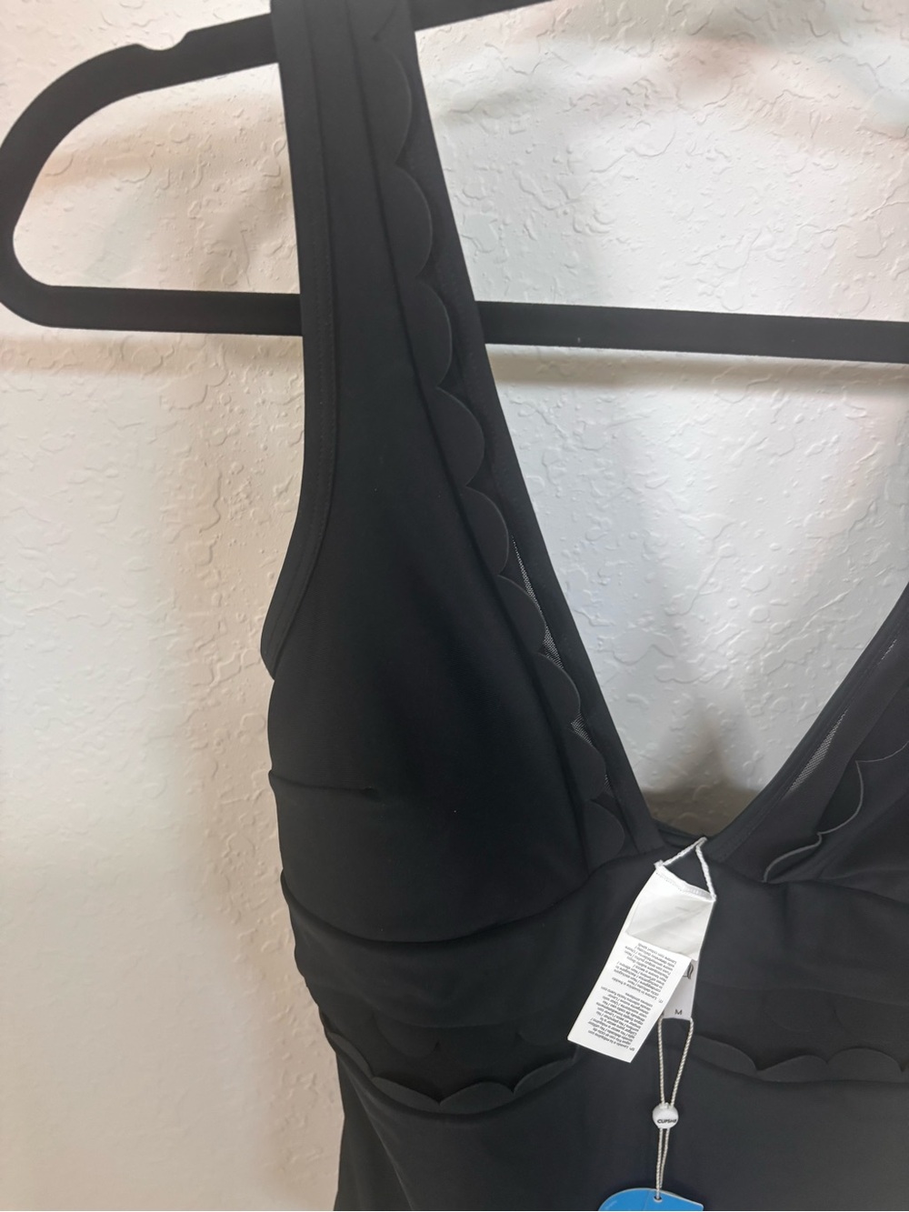 Cupshe NWT V-neck Swimsuit - Picture 10 of 10